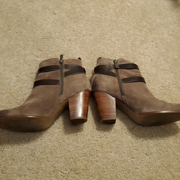 Hardly worn boot - Picture 2 of 2